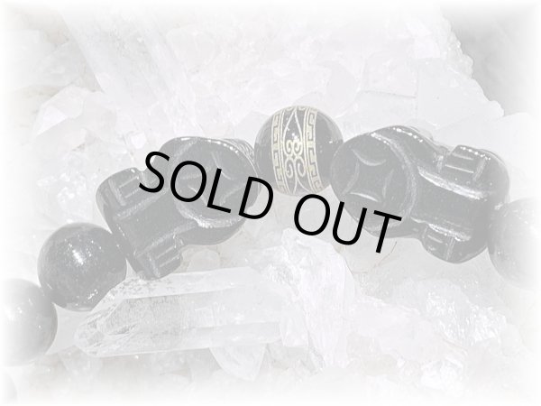 お腹にはお金を持っています！