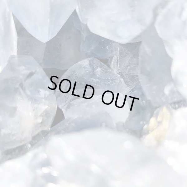 画像2: ★送料無料★ 存在感あり!のぞきこむと美しい!可愛い丸形セレスタイト原石(1) (2)