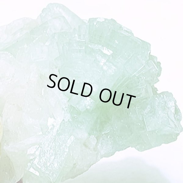 画像2: ★送料無料★ 希少な緑色の美結晶！グリーンアポフィライト原石(22) (2)