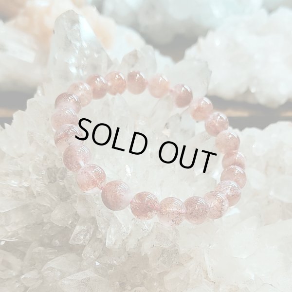 画像4: ★送料無料★ 赤く輝く光！マダガスカル産ファイアークォーツ9mmブレスレット(26) (4)