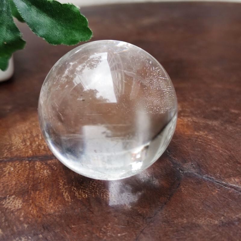 天然水晶 丸玉 一点物!! アクリル台座付き 天然石・輸入